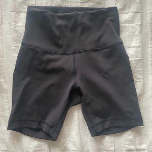 Lululemon Wunder Train High-rise short 6 '' (Size 4)